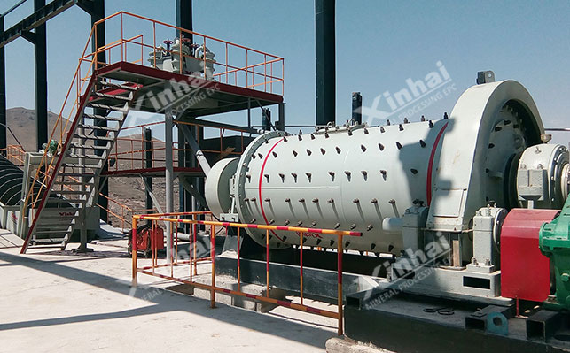 Wet ball mill for lithium mica