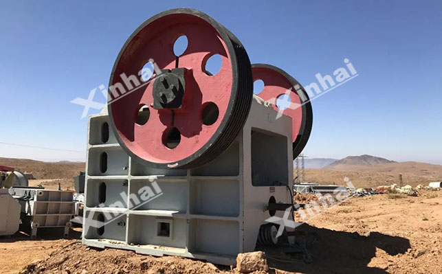 Graphite ore crushing stage process and equipment